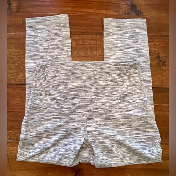 Lululemon | Wunder Under Crop (Hi-Rise) - Picture 4 of 7